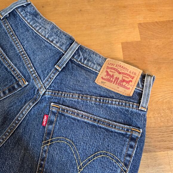 Levi’s 501 Dark Wash Jean Short – Worn-In Wash / Raw Hem, Size 25 - Picture 7 of 12